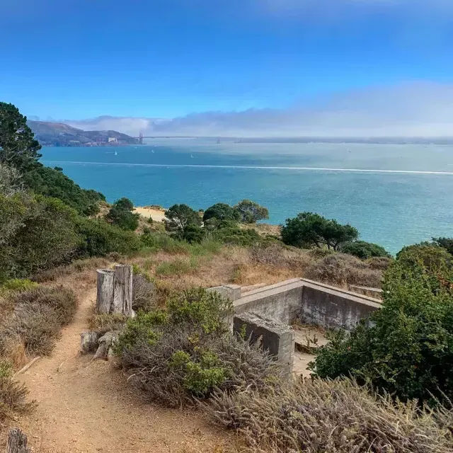 Camping en Angel Island State Park, con vistas a la bahía de San Francisco y al puente Golden Gate